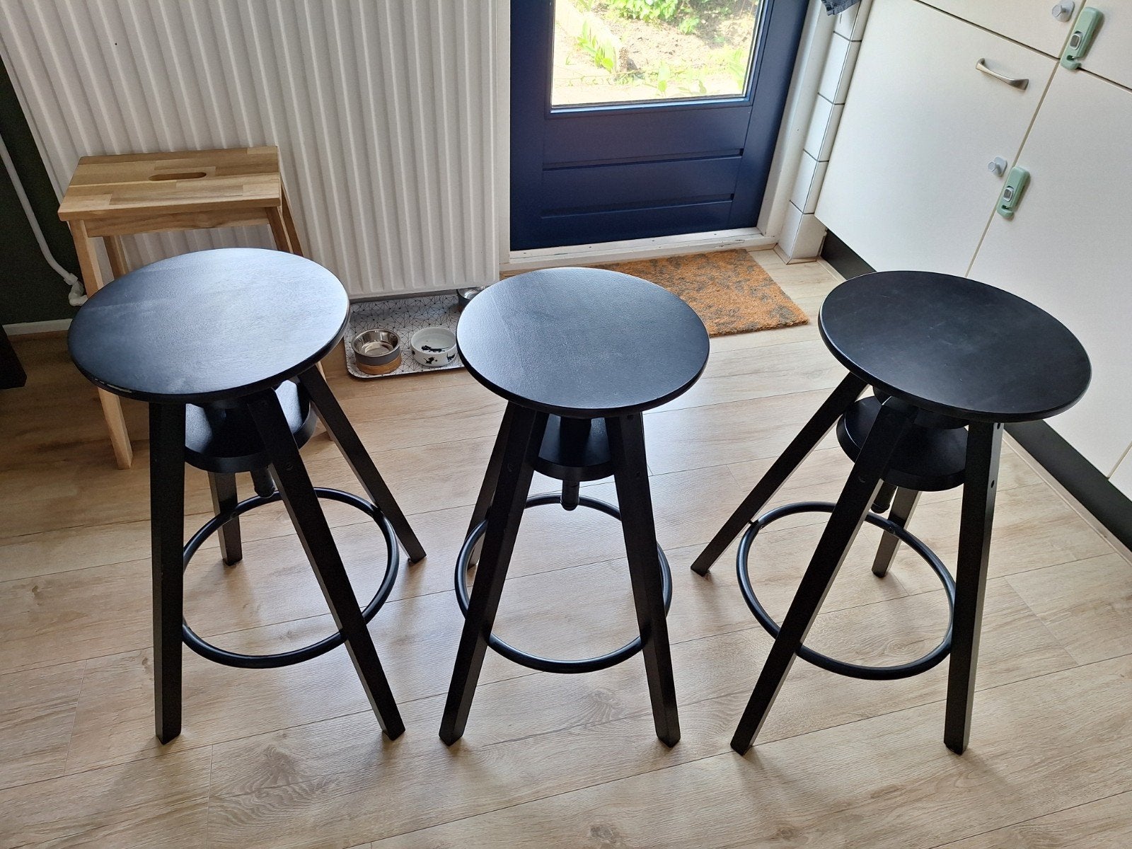 IKEA barkruk DALFRED 3 stuks, Huis en Inrichting, Barkrukken, Ophalen, Gebruikt, In hoogte verstelbaar, 60 tot 90 cm