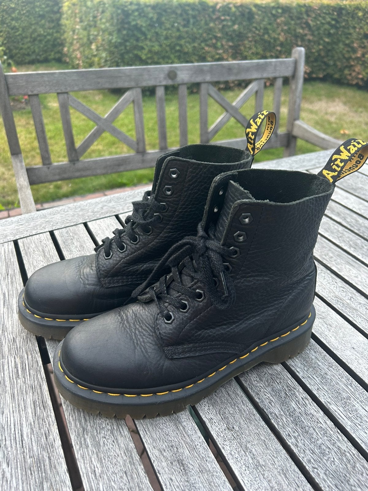 Dr. Martens Pascal Bex maat 40, Zwart, Lage of Enkellaarzen, Ophalen of Verzenden, Zo goed als nieuw