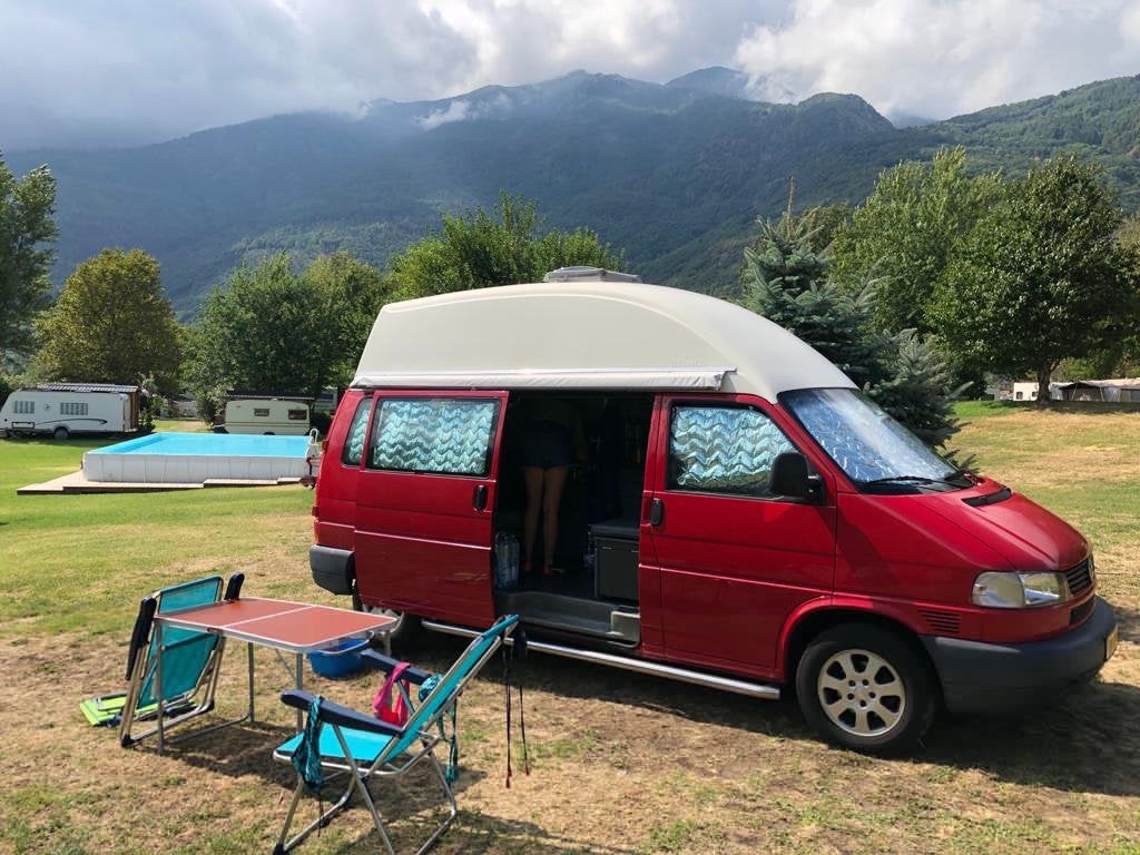 VW T4 mooi en goed lage km stand 2002, Buscamper of Camperbus, Volkswagen, Luifel, Diesel