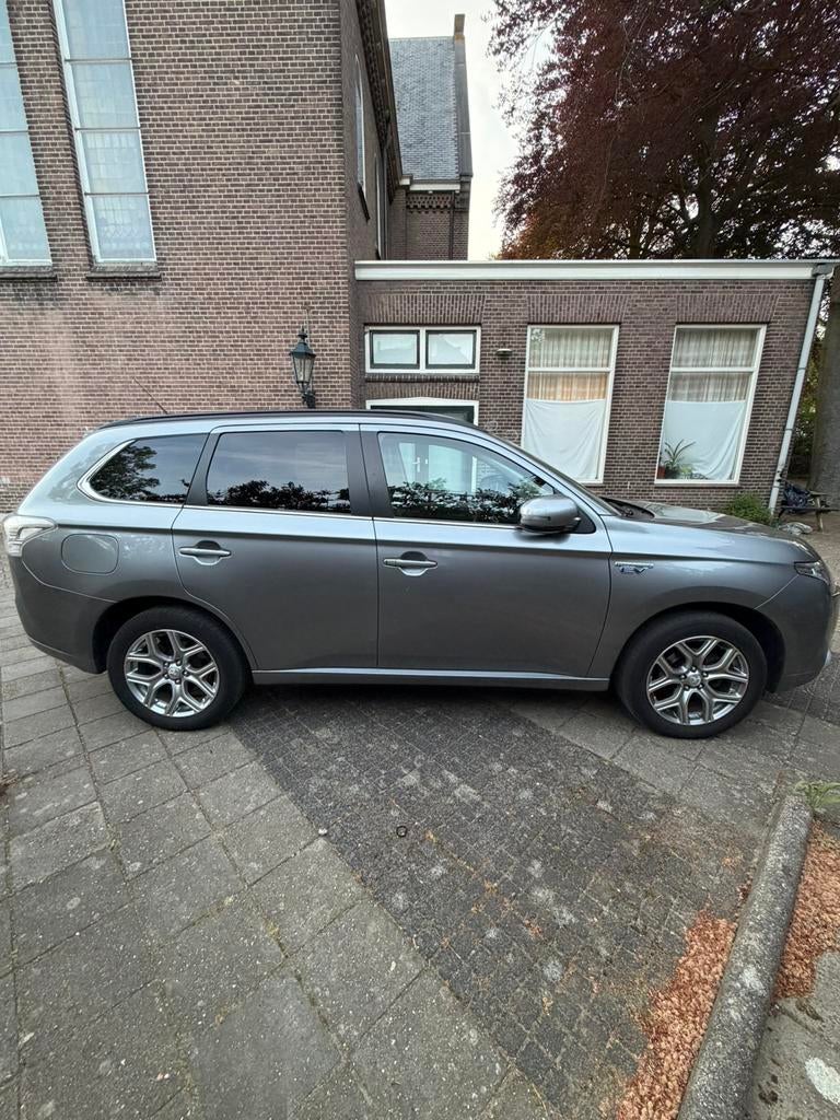 Mitsubishi Outlander 2.0 Dohc Mivec Phev 203pk 4WD CVT 5P, 1998 cc, Outlander, 1700 kg, Vierwielaandrijving