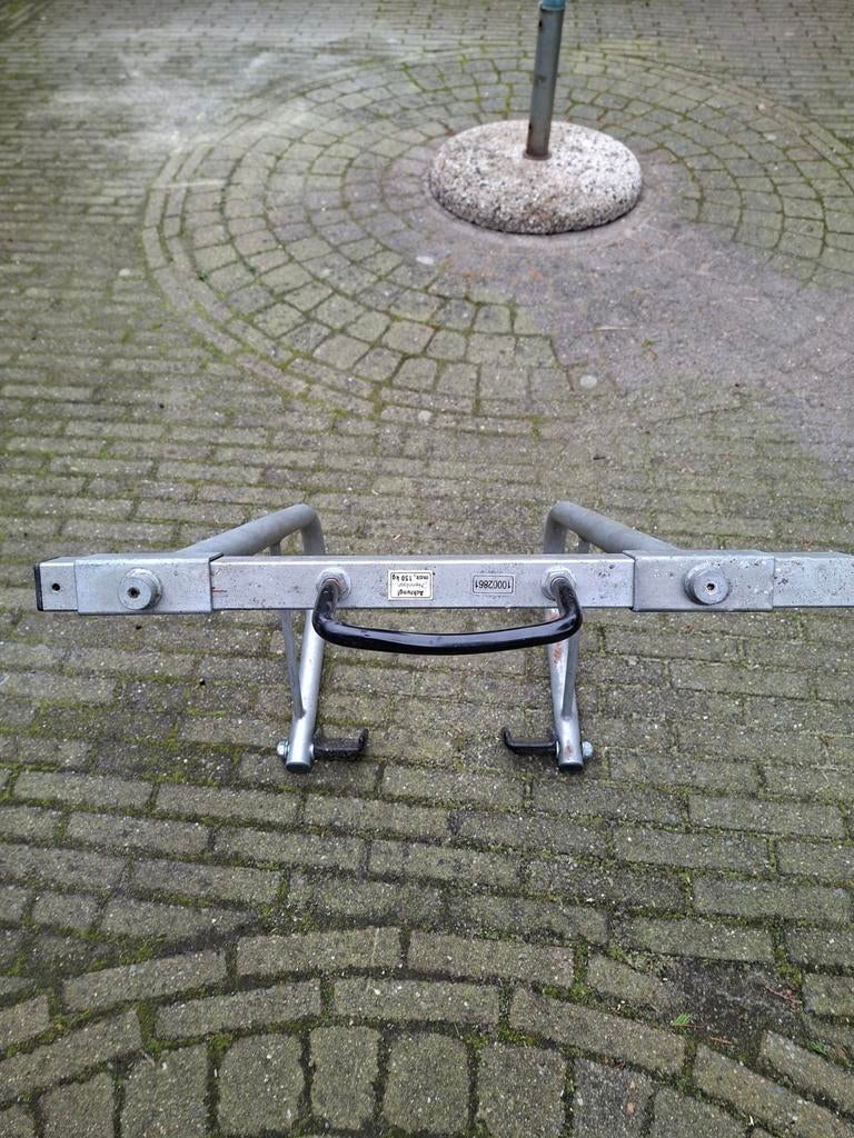 Paddock stander. Gegalvaniseerd ijzer., Ophalen
