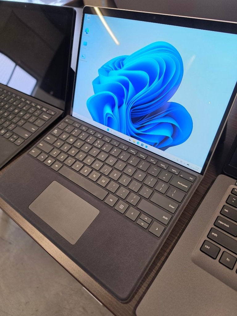 SURFACE Pro 8 + keyboard - 13" - 11e gen i5 - 8GB - 256GB .., 256 GB, Qwerty, 8 GB, 13 inch