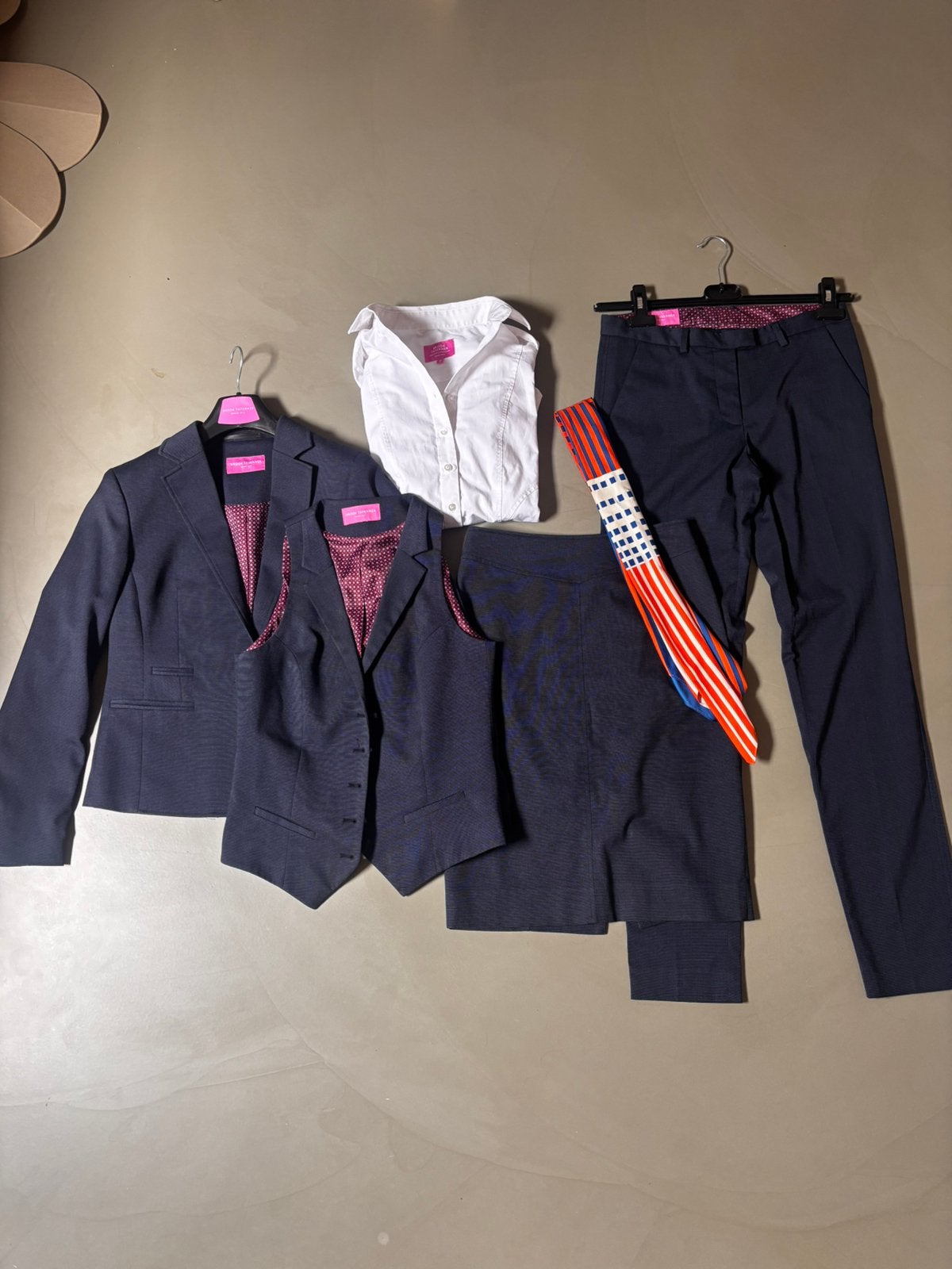 Compleet Dames uniform Deltion luchtvaartdienstverlening, Ophalen of Verzenden