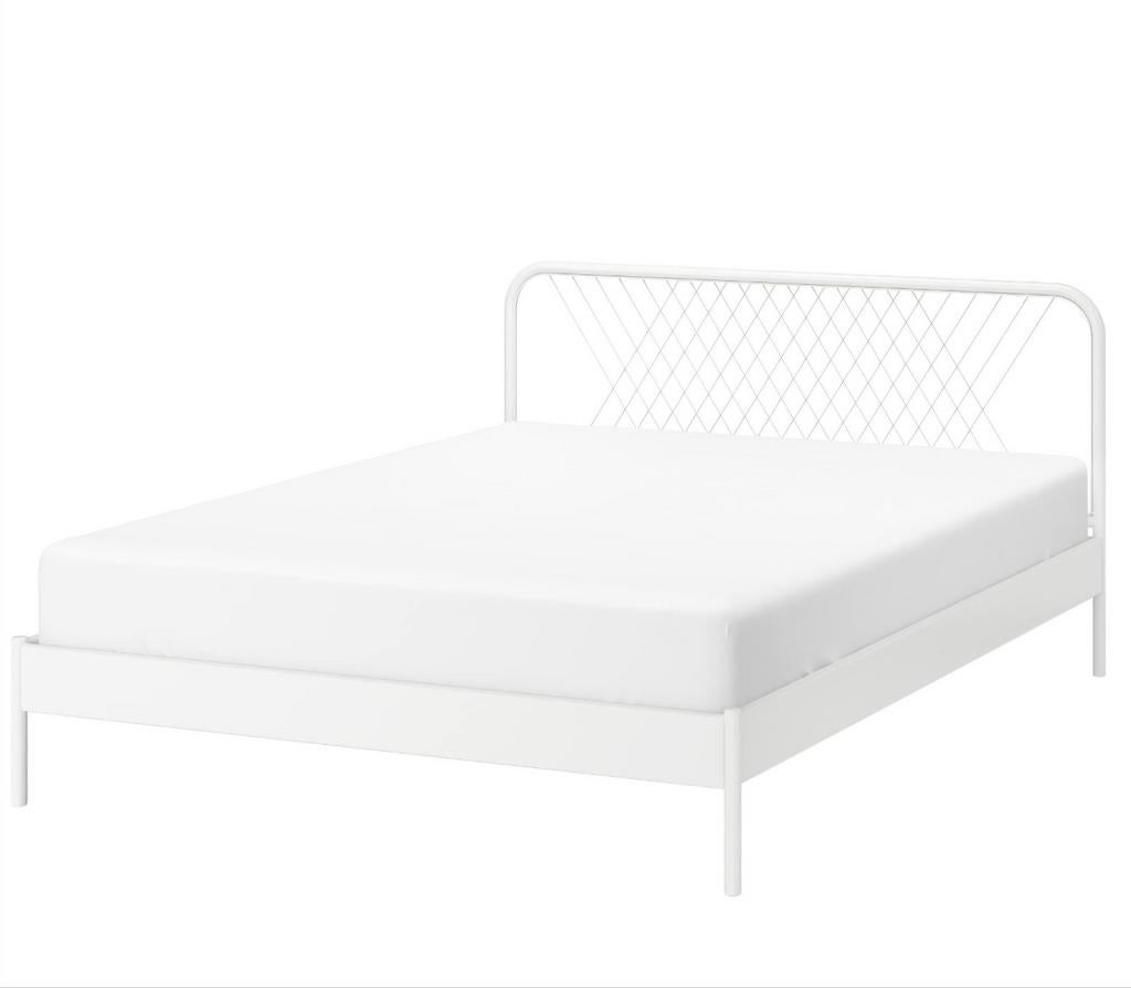 Ikea Nesttun bed (140x200 cm) met matras - Zo goed als nieuw, Huis en Inrichting, Slaapkamer | Bedden, Gebruikt, Tweepersoons