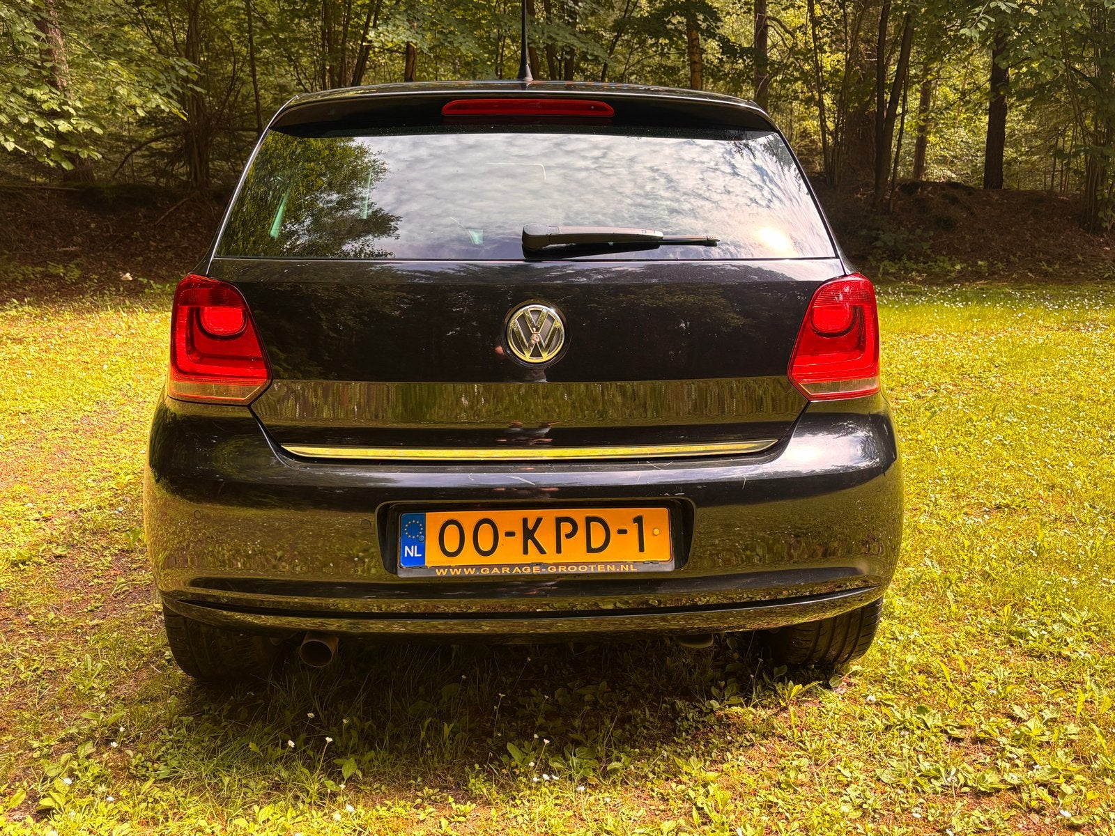 Volkswagen Polo 1.4 63KW AUT 2010 Zwart, Auto's, Volkswagen, 40 €/maand, 4 cilinders, Zwart, Origineel Nederlands