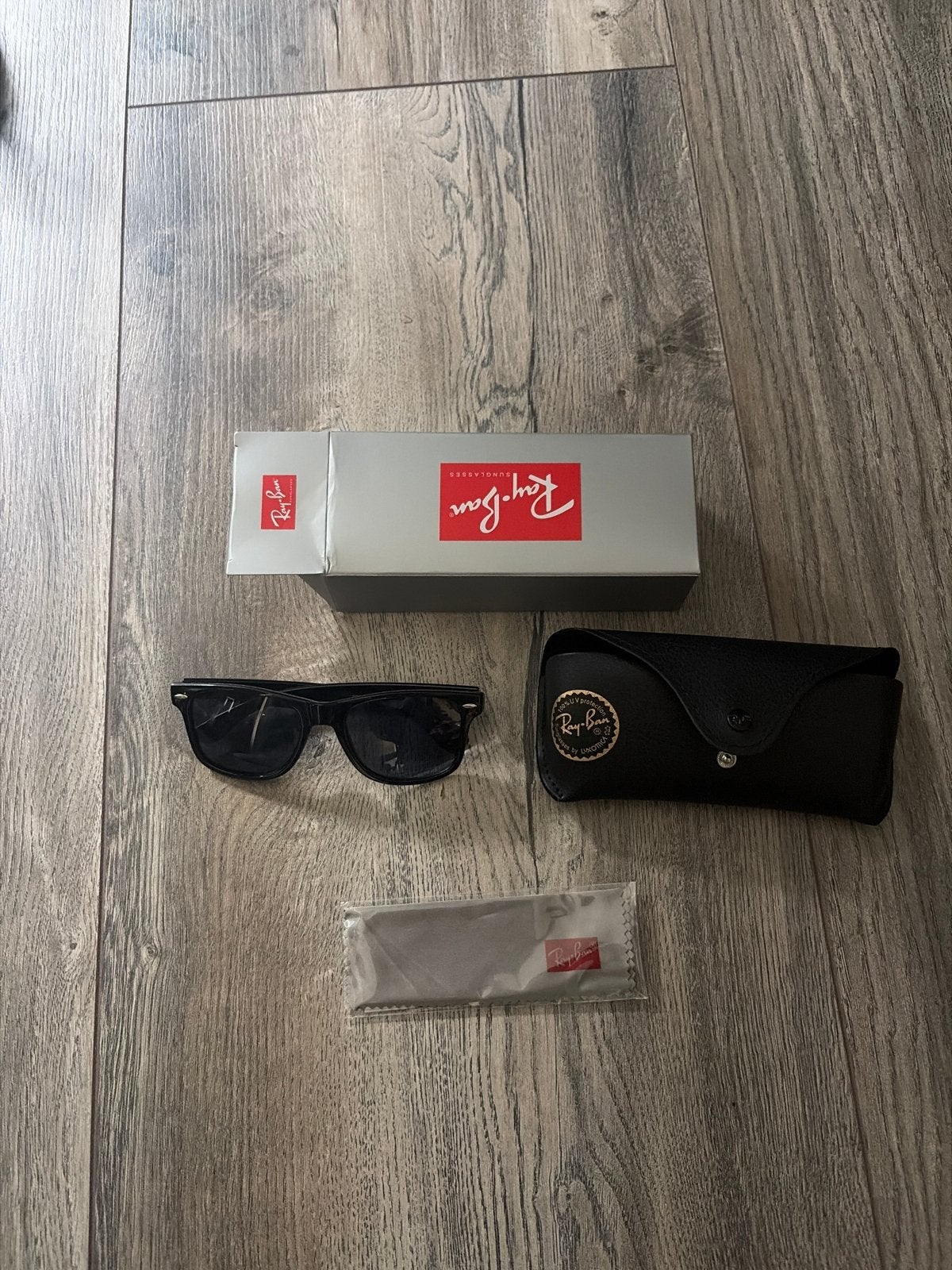 Ray-Ban Zonnebril - Zo goed als nieuw, Zonnebril, Zwart, Ophalen of Verzenden, Zo goed als nieuw