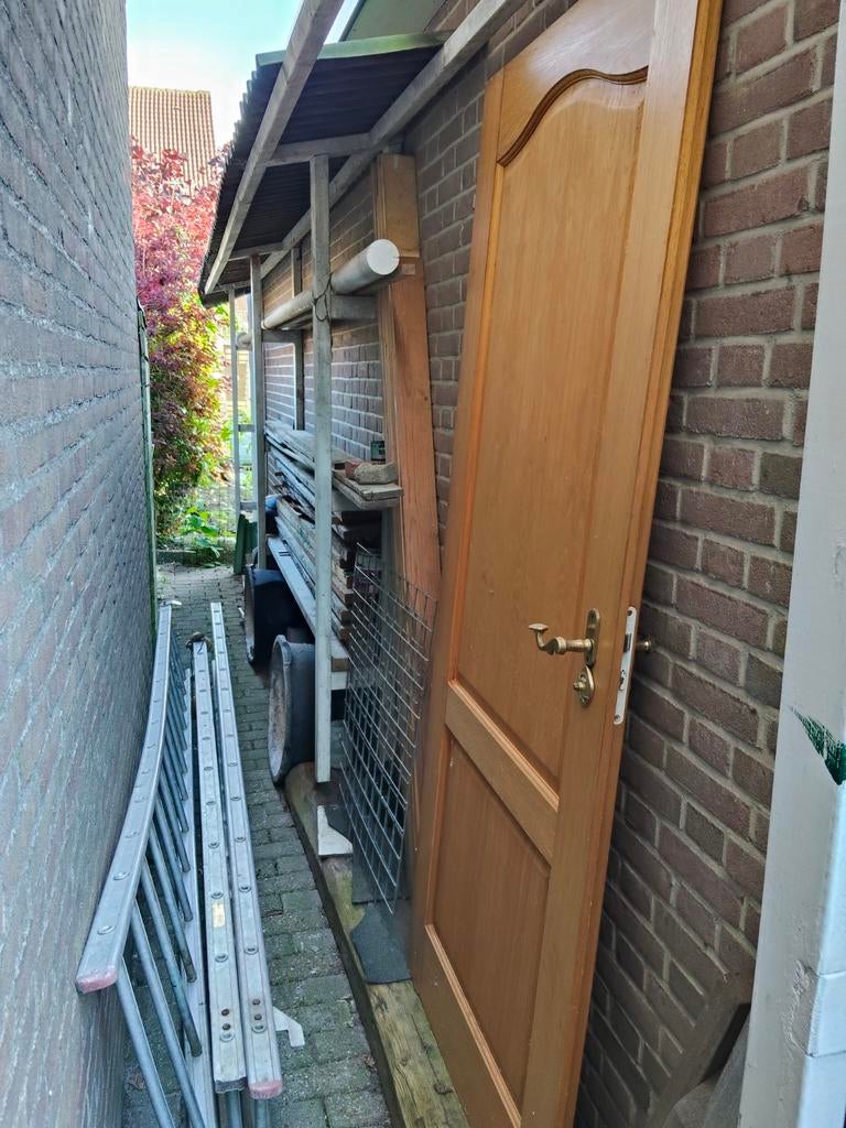 Gratis massief houten opdekdeur., Doe-het-zelf en Verbouw, Ophalen, Binnendeur, 200 tot 215 cm