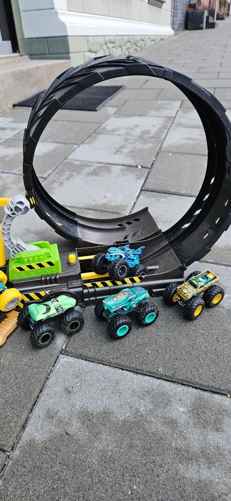 Hot Wheels Monster Trucks Epic Loop Challenge, Kinderen en Baby's, Ophalen, Met looping, Racebaan, Gebruikt