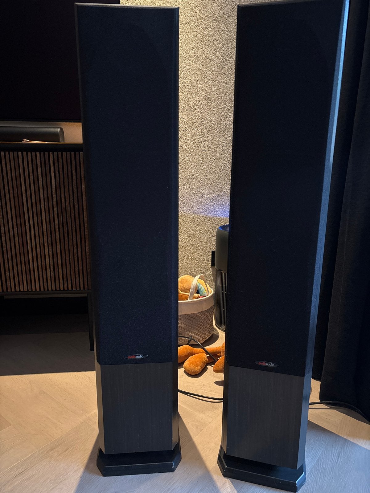 Polk Audio Powered Tower Speakers RTi 100, Audio, Tv en Foto, Luidsprekers, Zo goed als nieuw, 120 watt of meer, Front, Rear of Stereo speakers