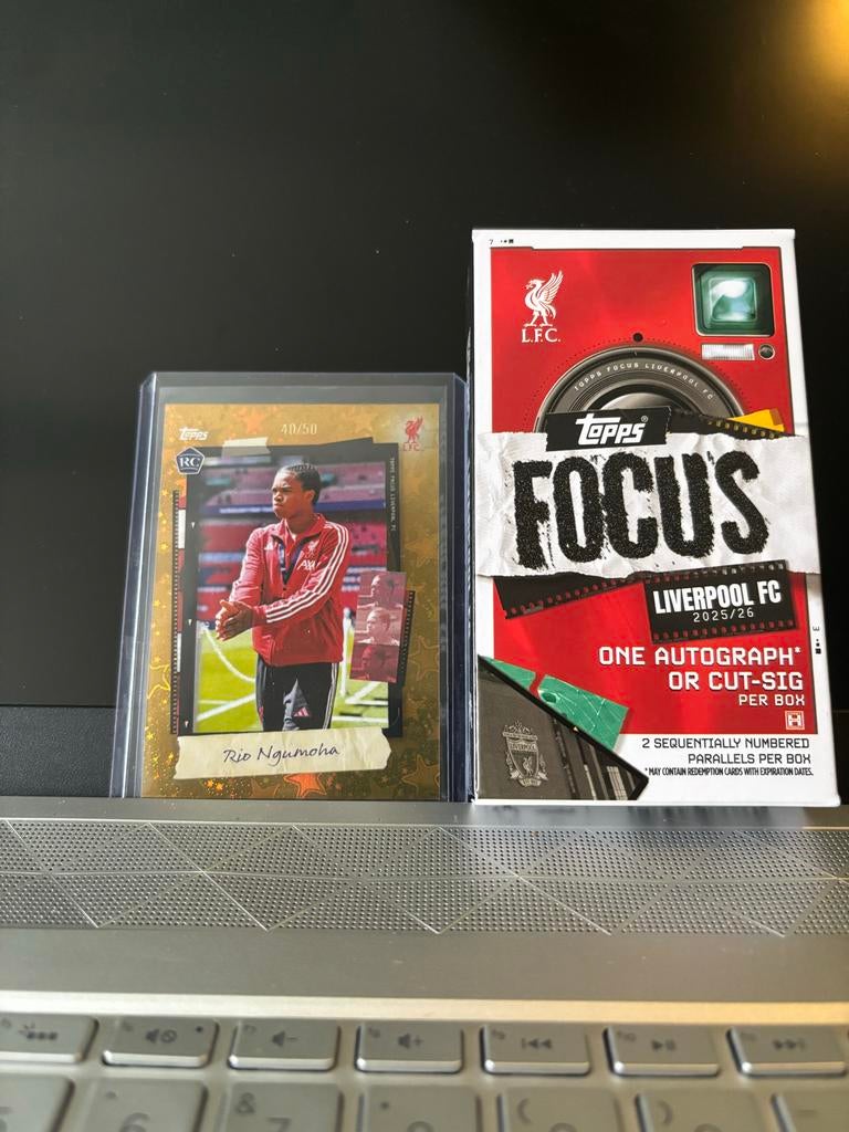 Rio Ngumoha Rookie Kaart /50 - Liverpool FC Topps Focus, Verzamelen, Ophalen of Verzenden, Nieuw, Buitenlandse clubs, Spelerskaart