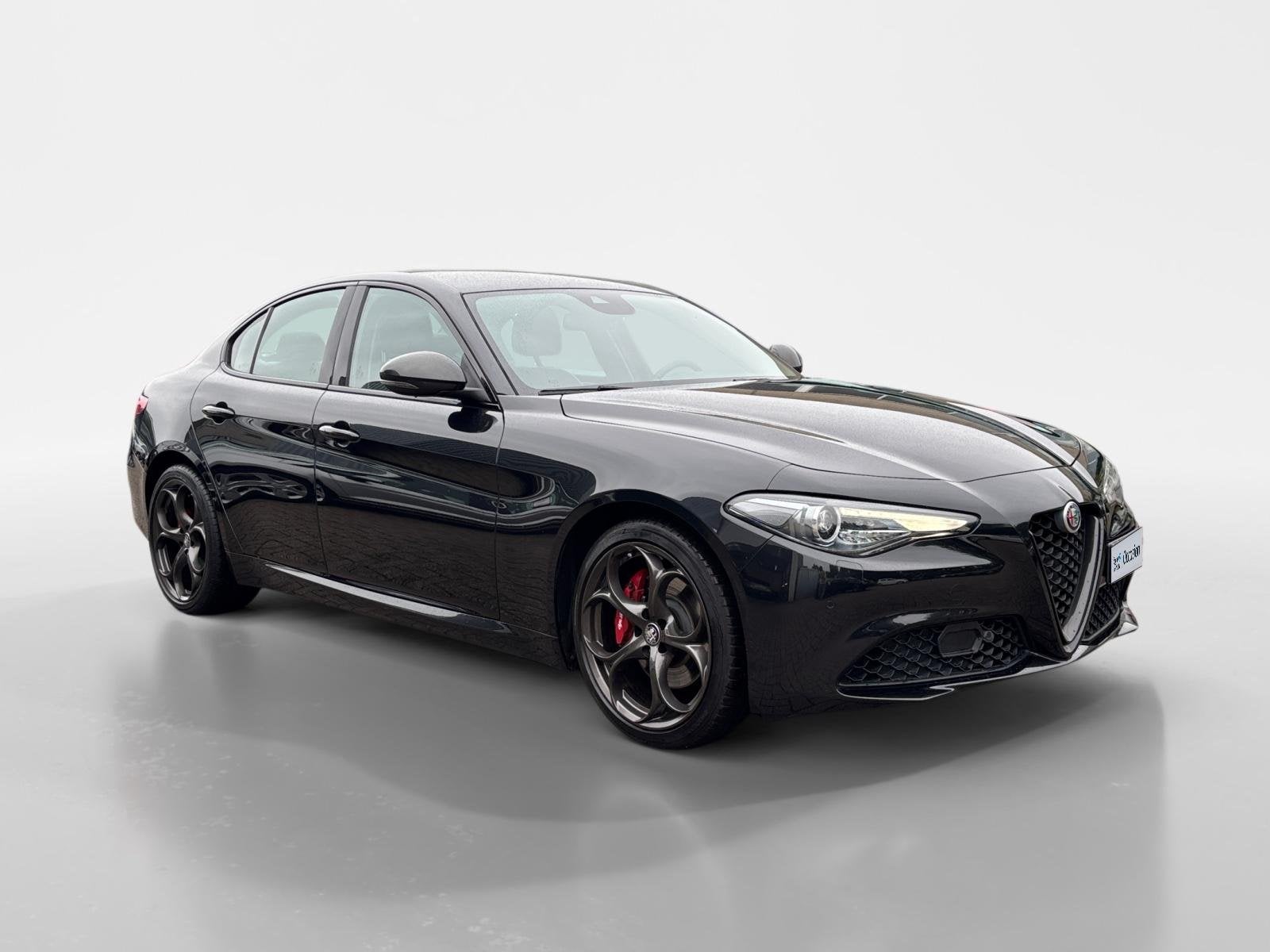 Alfa Romeo Giulia 2.0T B-Tech | 200PK | 19 INCH | AD.CRUISE, Automaat, 4 cilinders, Zwart, Bedrijf