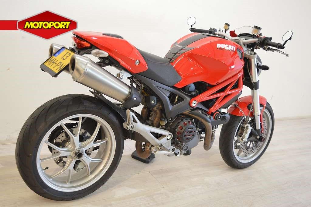 Ducati MONSTER 1100 (bj 2009), Bedrijf, Distributeur@ducati.fr, DUCATI WEST EUROPE SAS, 390, rue d' Estienne d'Orves
92701  COLOMBES CEDEX, FR