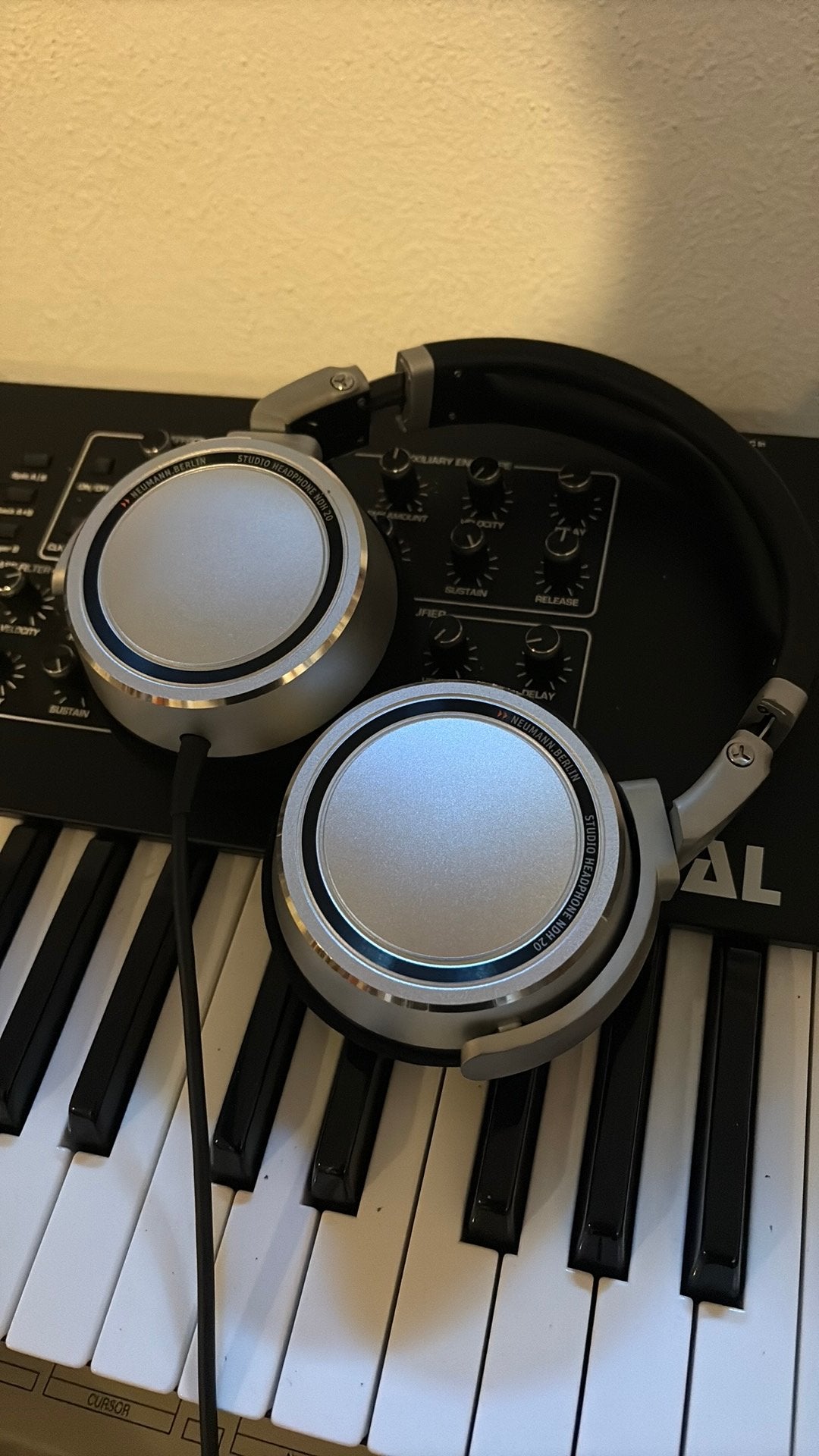 Neumann NDH20 koptelefoon, Ophalen of Verzenden, Zo goed als nieuw, Overige merken
