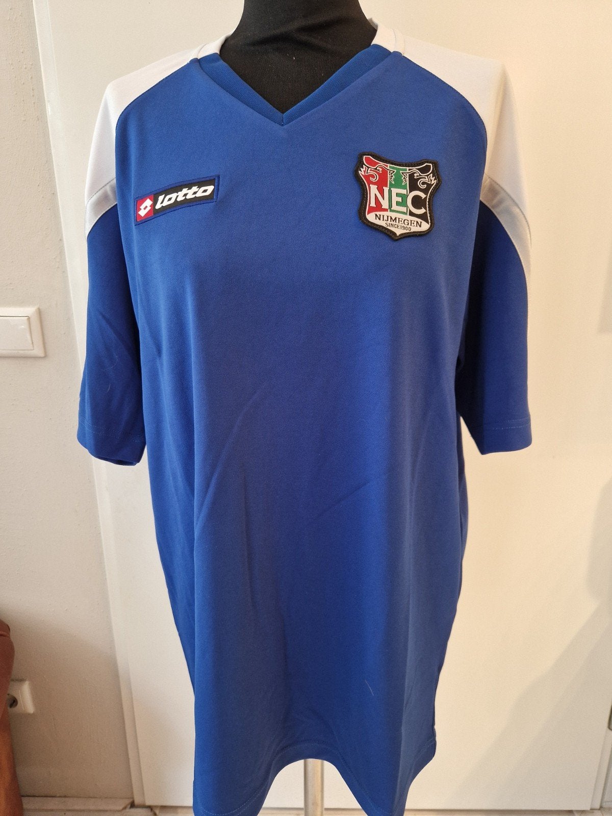 Lotto NEC Nijmegen T-shirt - Nieuw met labels, Lotto, Blauw, Ophalen of Verzenden, Maat 56/58 (XL)
