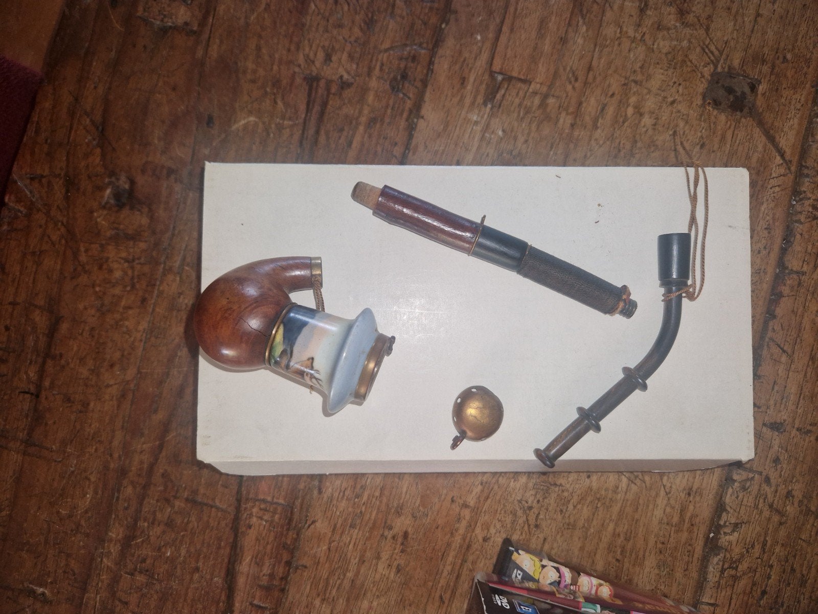 Antieke pijp met hertenmotief en accessoires, Ophalen of Verzenden, Gebruikt, (Water)pijp