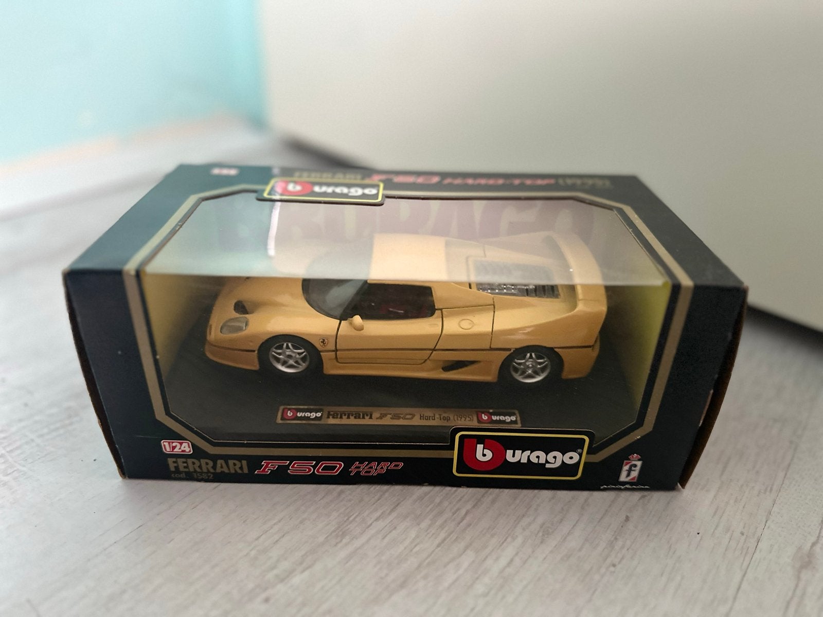 Burago Ferrari F50 Hard-Top (1995)  1:24, Hobby en Vrije tijd, Ophalen of Verzenden, Nieuw, Auto, Bburago
