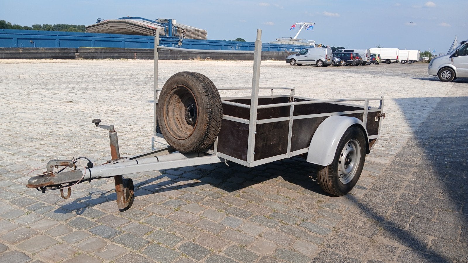 mooie degelijke aanhanger, aanhangwagen, enkelasser, kar, Ophalen