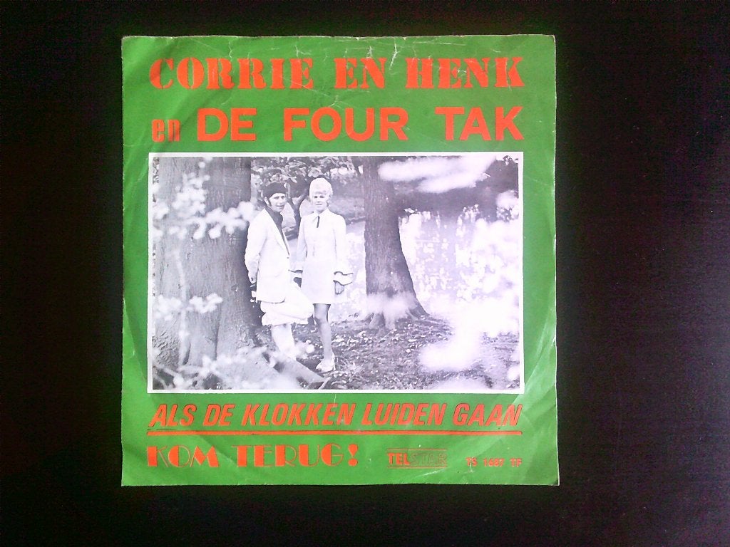 Corrie en Henk en De Four Tak - Als De Klokken Luiden Gaan, Gebruikt, 7 inch, Ophalen of Verzenden, Fotohoes