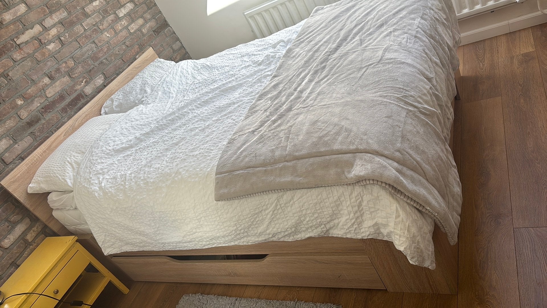Bed met matras en topper, Ophalen, Gebruikt, Bruin, Tweepersoons