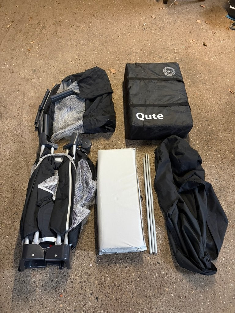 Joie Allura 2-niveau campingbedje met matras ZGAN, Ophalen, Zo goed als nieuw, Reisbedje