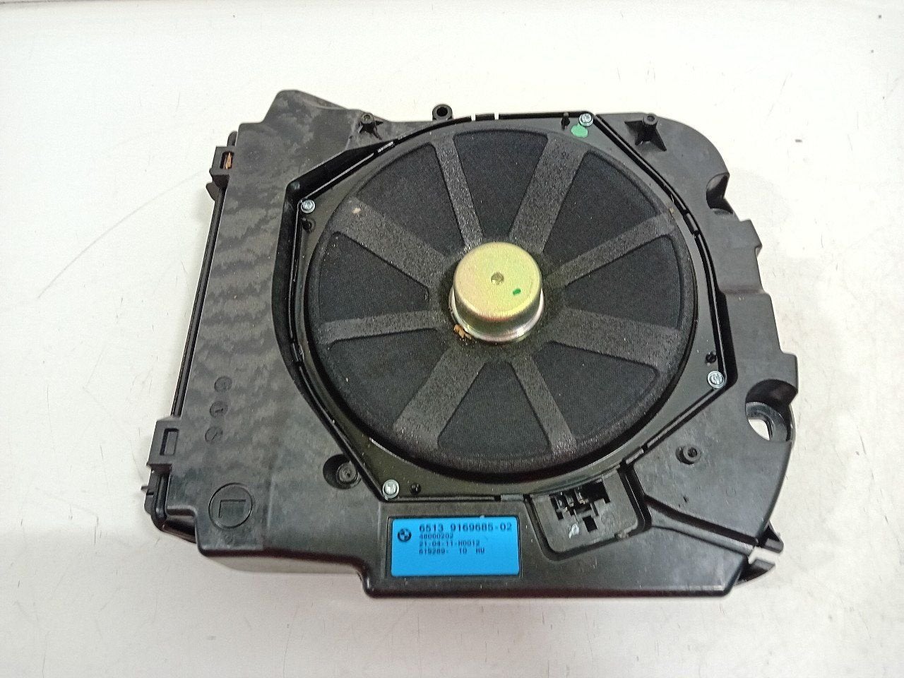Subwoofer BMW 5 serie, Ophalen of Verzenden, Van der Ven Autorecycling B.V., Onderdelen@venauto.nl, Ettenseweg 76, 4706 PB Roosendaal, The Netherlands