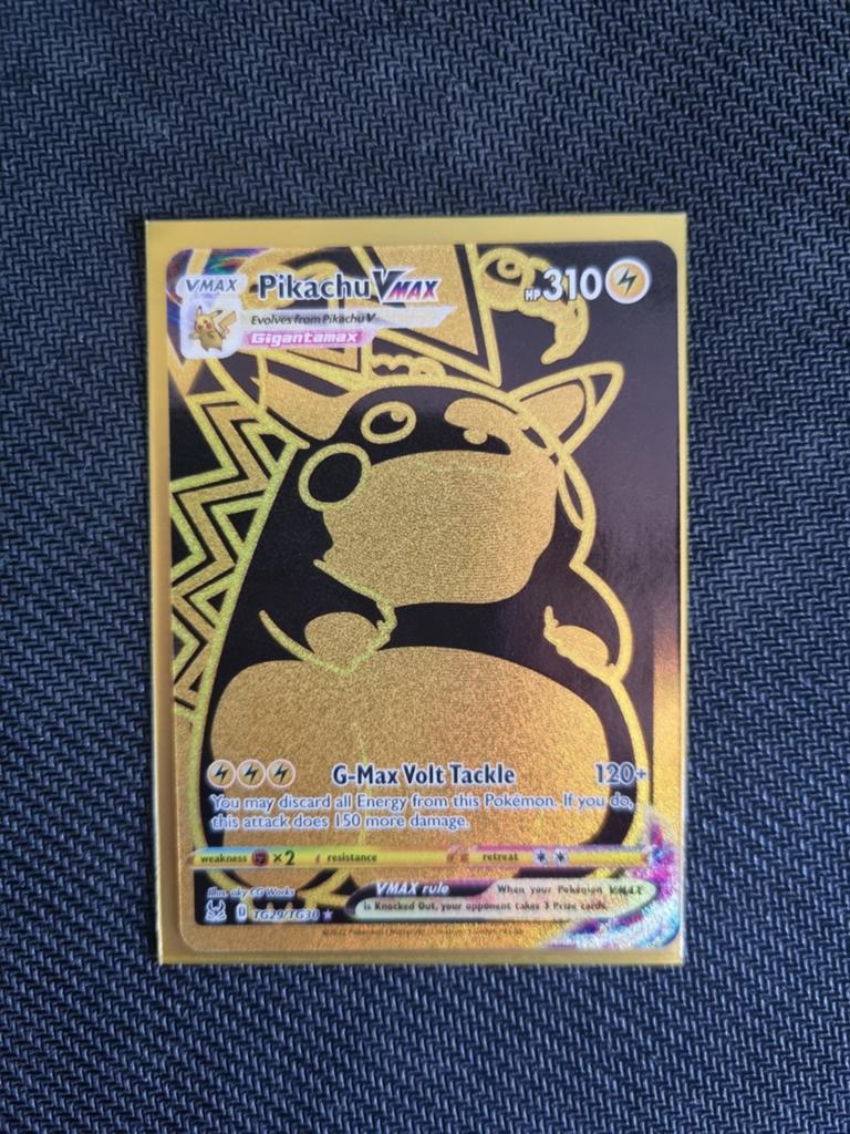 Pikachu Vmax Gold (Lost Origin tg29/tg30), Hobby en Vrije tijd, Verzamelkaartspellen | Pokémon, Ophalen of Verzenden, Zo goed als nieuw