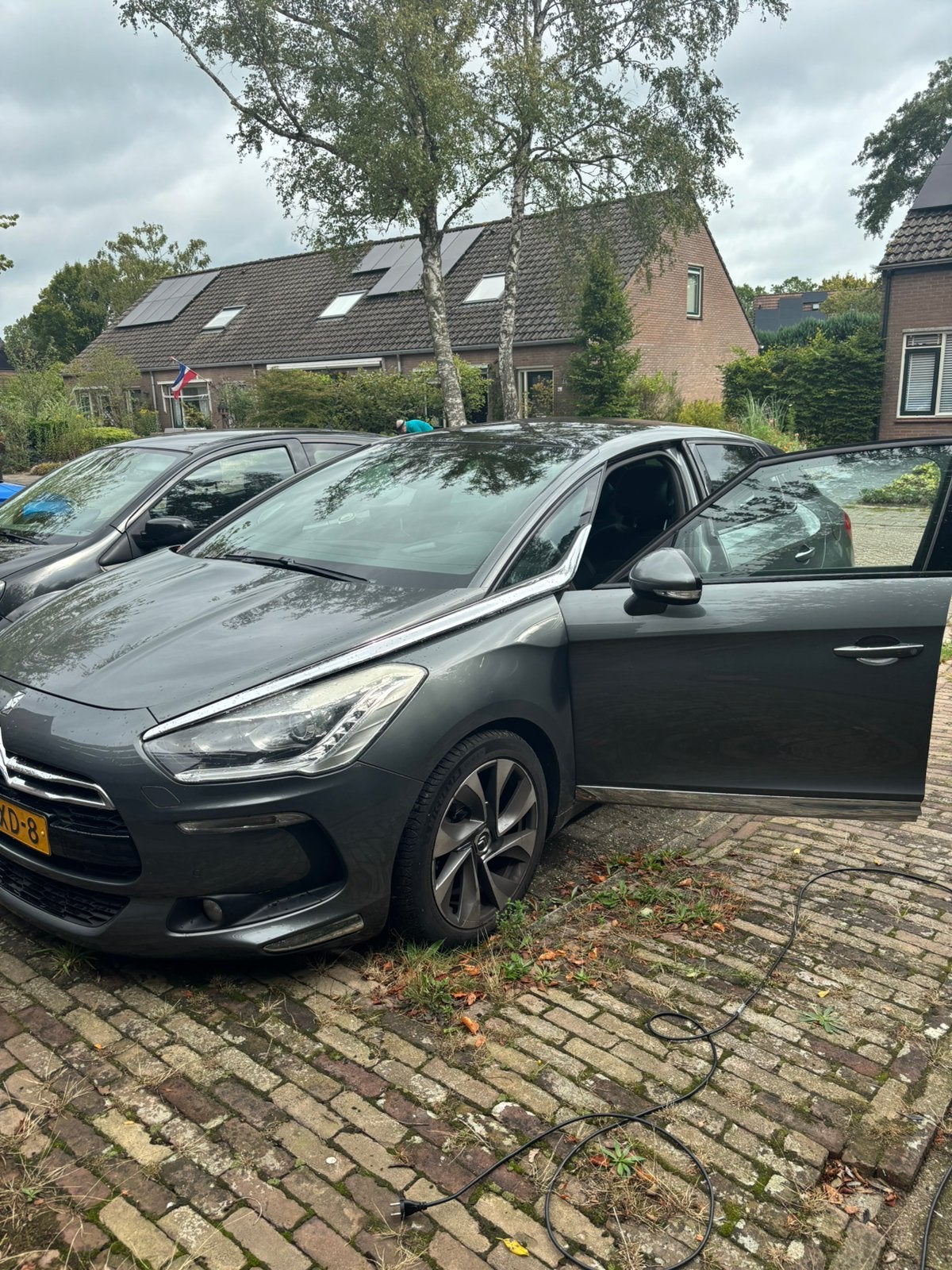Citroën DS5 1.6 THP 115KW AUT 2012 Grijs, 745 kg, 75 €/maand, Particulier, 1395 kg