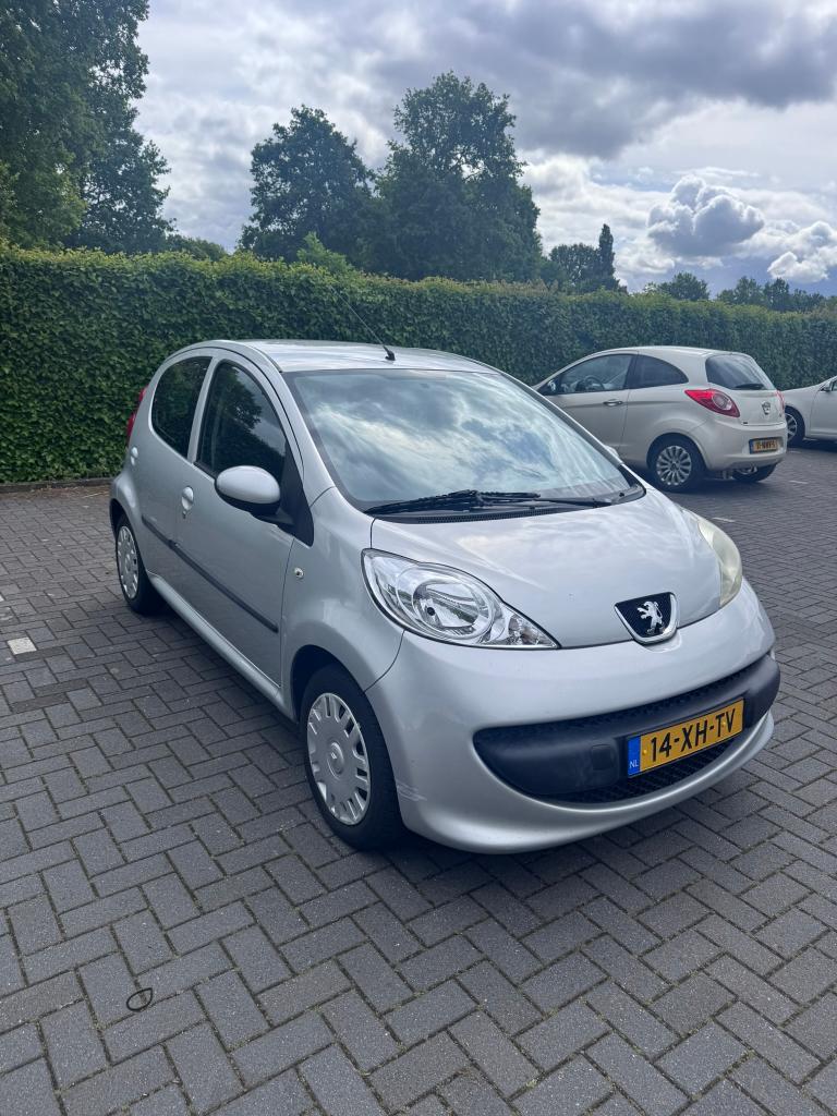 Peugeot 107 1.0 12V 5DR 2007 Grijs, Voorwielaandrijving, 4 stoelen, 68 pk, Origineel Nederlands
