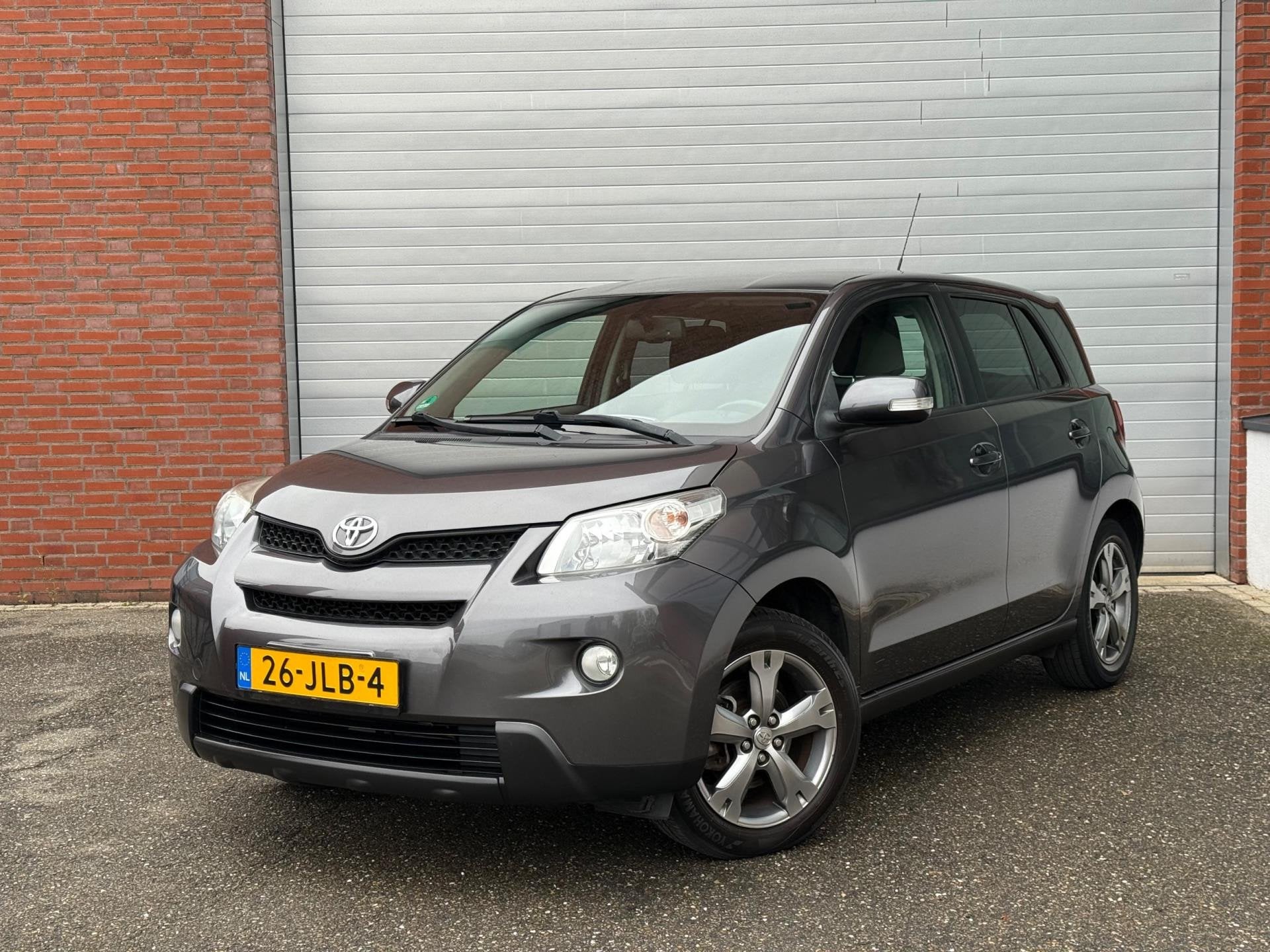 Toyota Urban Cruiser 1.3 VVT-i Dynamic | AIRCO | NAP | NEW A, Voorwielaandrijving, Zwart, 4 cilinders, 49 €/maand