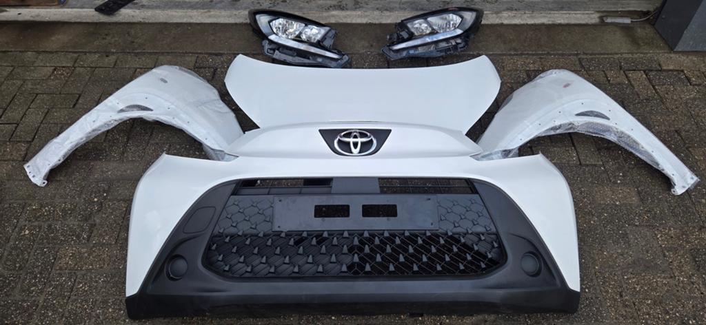 Voorkop Toyota Aygo X wit, Auto-onderdelen, Gebruikt, Voor, Ophalen of Verzenden, Toyota
