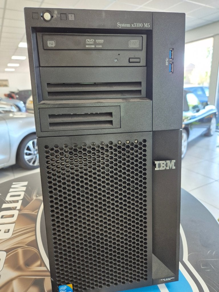 IBM System x3100 M5 server, Computers en Software, Servers, Ophalen, Gebruikt, Hot swappable onderdelen, 2 TB
