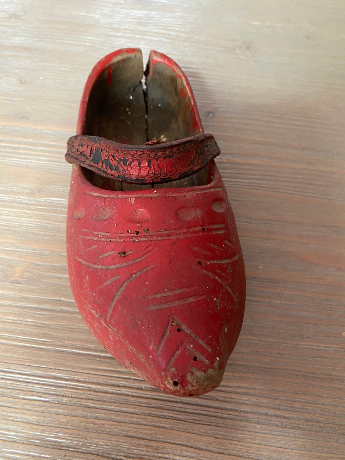 Zeer oude kinderklomp, rood, Ophalen of Verzenden