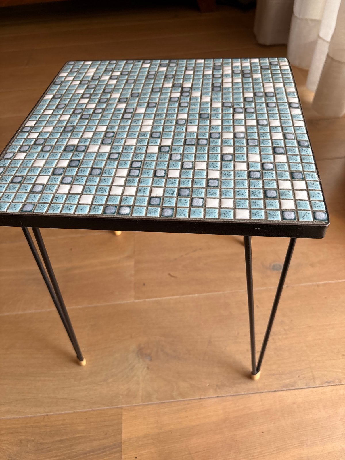 Jaren '60 Vintage Bijzettafeltje met Mozaïekblad, Huis en Inrichting, Tafels | Bijzettafels, Ophalen, Minder dan 45 cm, Minder dan 55 cm