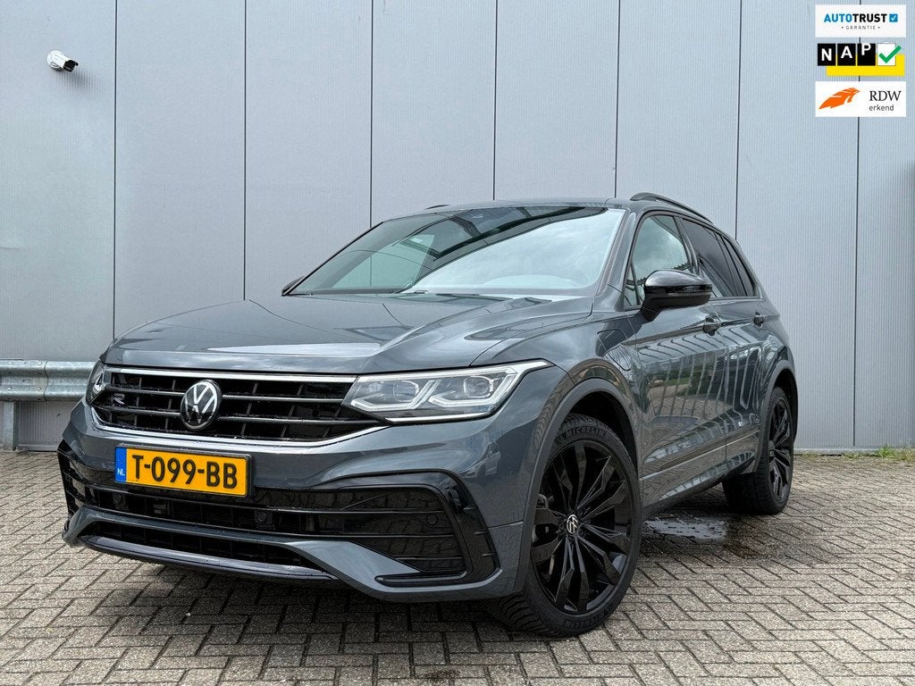 Volkswagen Tiguan 1.4 TSI eHybrid R-Line Business | Panorama, Auto's, Volkswagen, 1716 kg, 4 cilinders, 150 pk, Leder en Stof