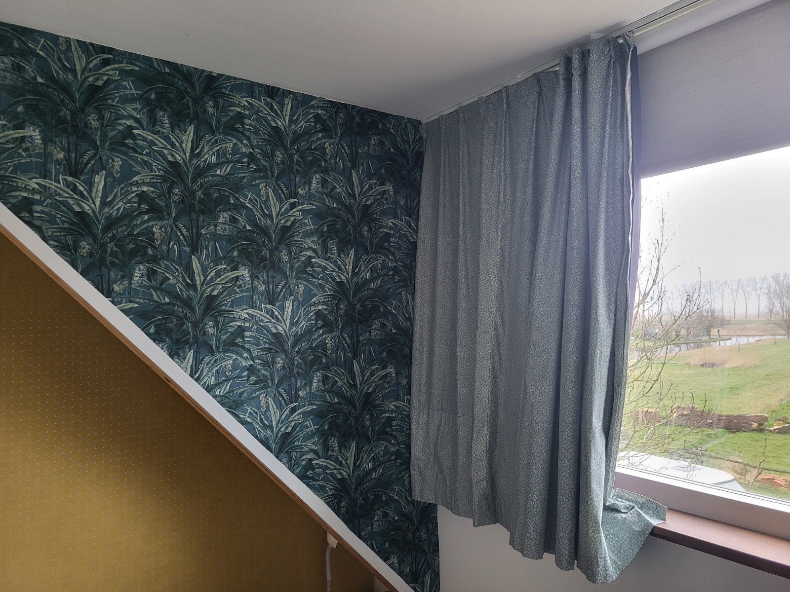 2 rollen groen/blauw behang met bladmotief, Ophalen, Groen