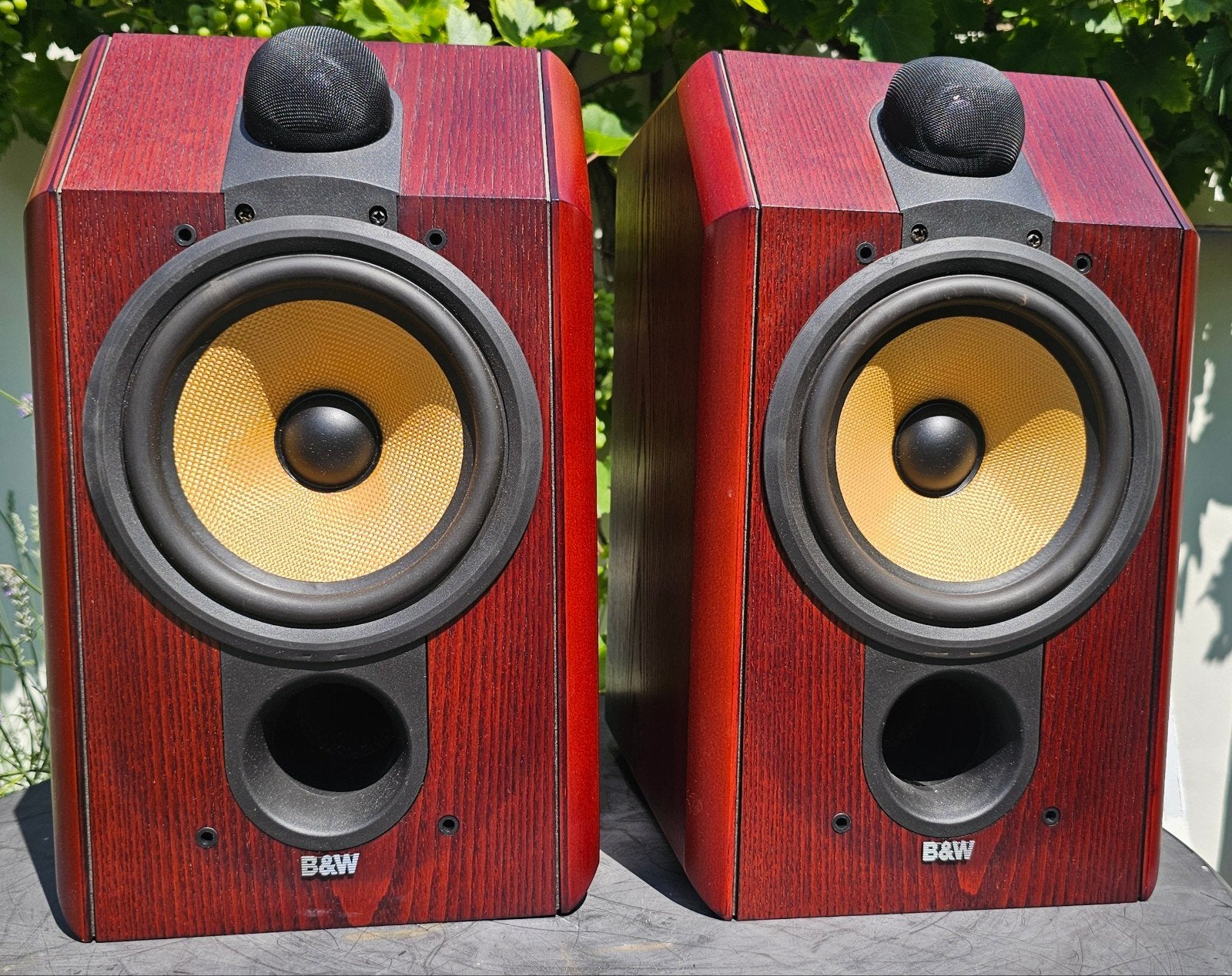 B&W CDM1 Red Cherry, award winner,Made in the UK, topstaat !, Basreflex, 120 tot 150 watt, B&W, Refurbished