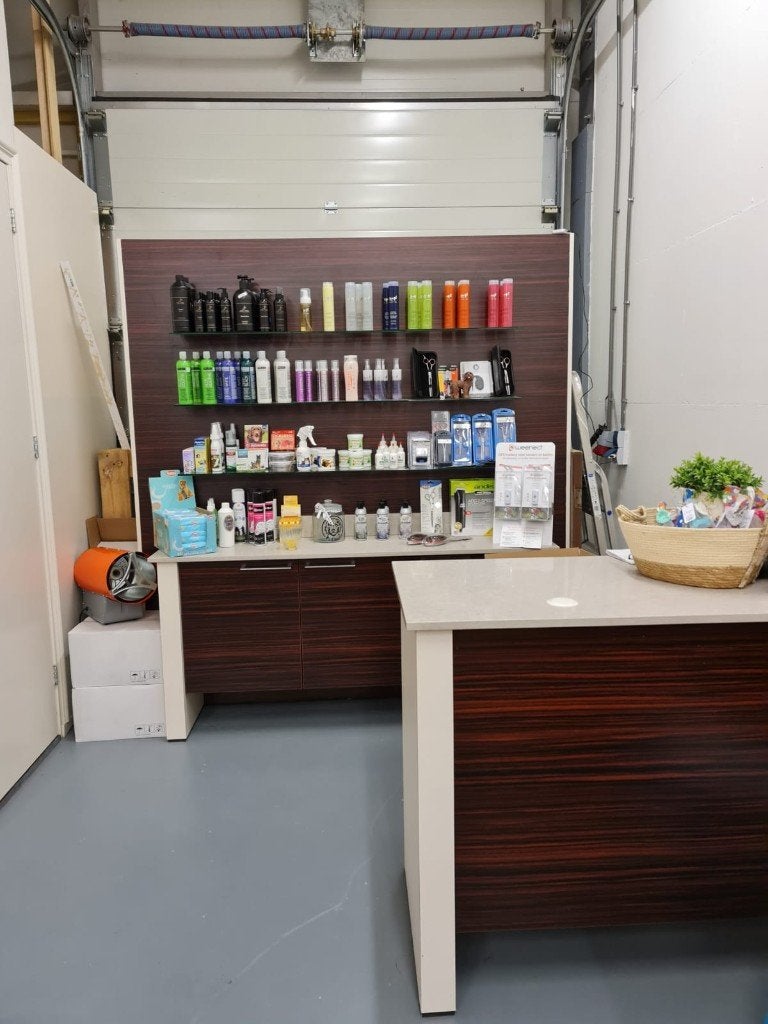 winkel meubel en winkel balie, Ophalen