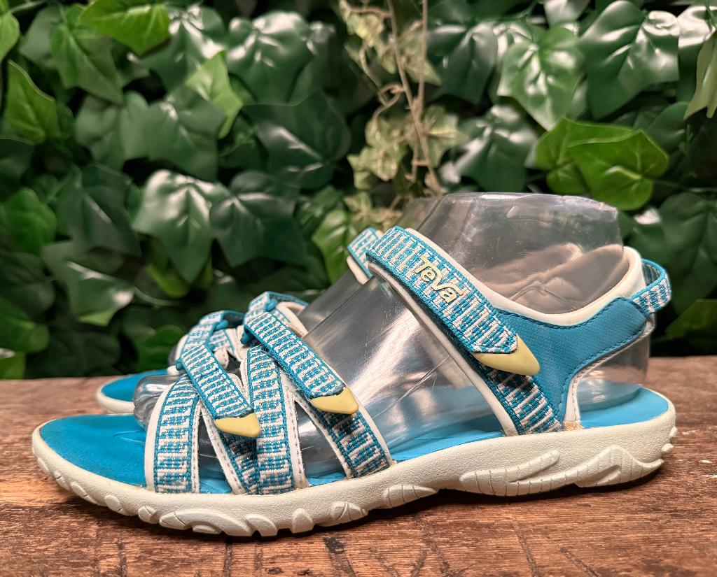 Nieuwe sandalen van Teva maat 39