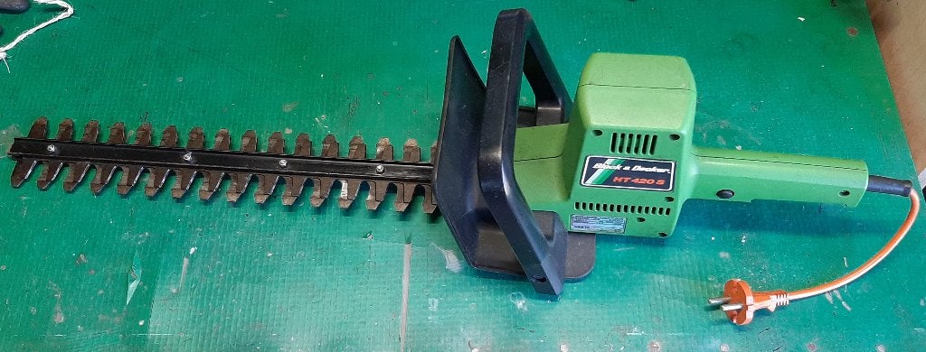 Heggenschaar oud maar goed 45cm 400W, Tuin en Terras, Heggenscharen, Ophalen, Gebruikt, Elektrisch, Black & Decker