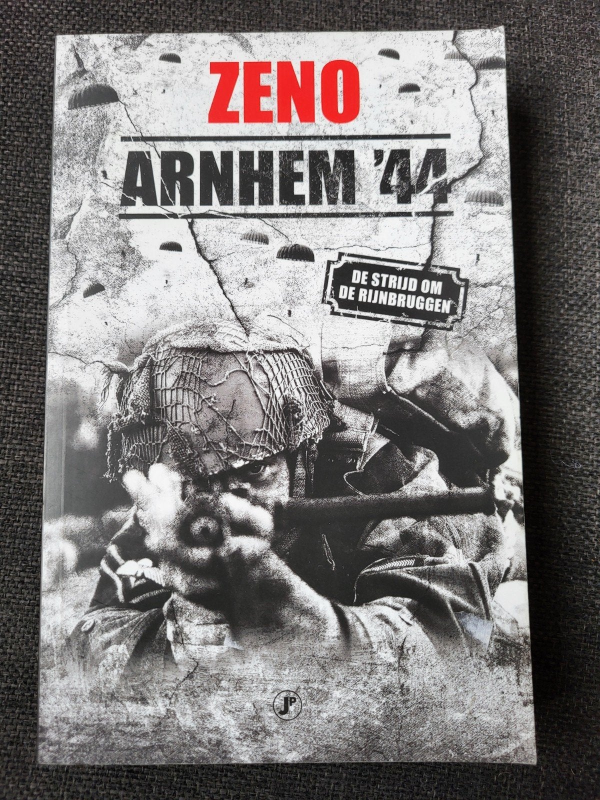 Zeno - Arnhem 44, Boeken, Tweede Wereldoorlog, Ophalen of Verzenden, Zo goed als nieuw, Zeno