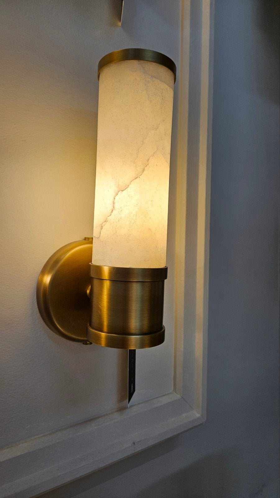 EICHHOLTZ NIEUW Claridges Wandlamp Antiek Messing Albast 29,, Natuurlijk materiaal, Meerkleurig, E14 (klein), Nieuw