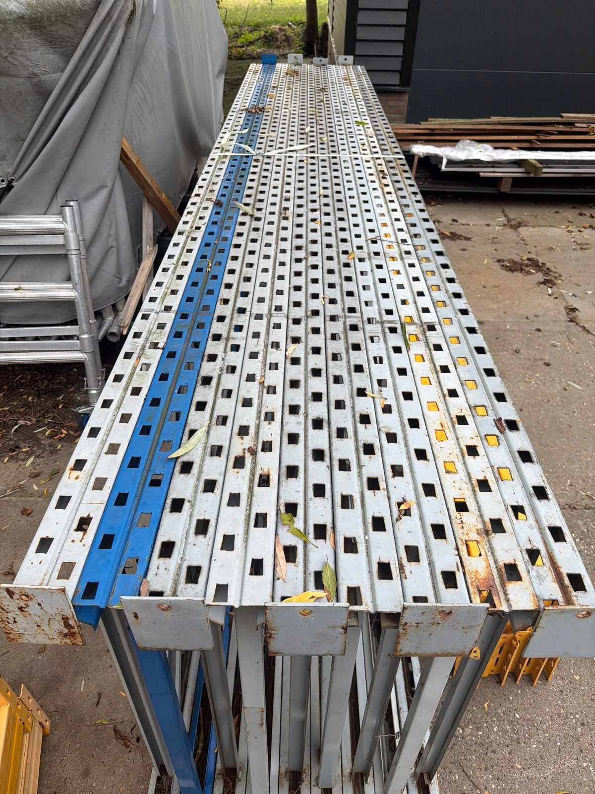 Mecalux staanders - 9x 390cm, 2x 300cm magazijn stelling, Ophalen of Verzenden