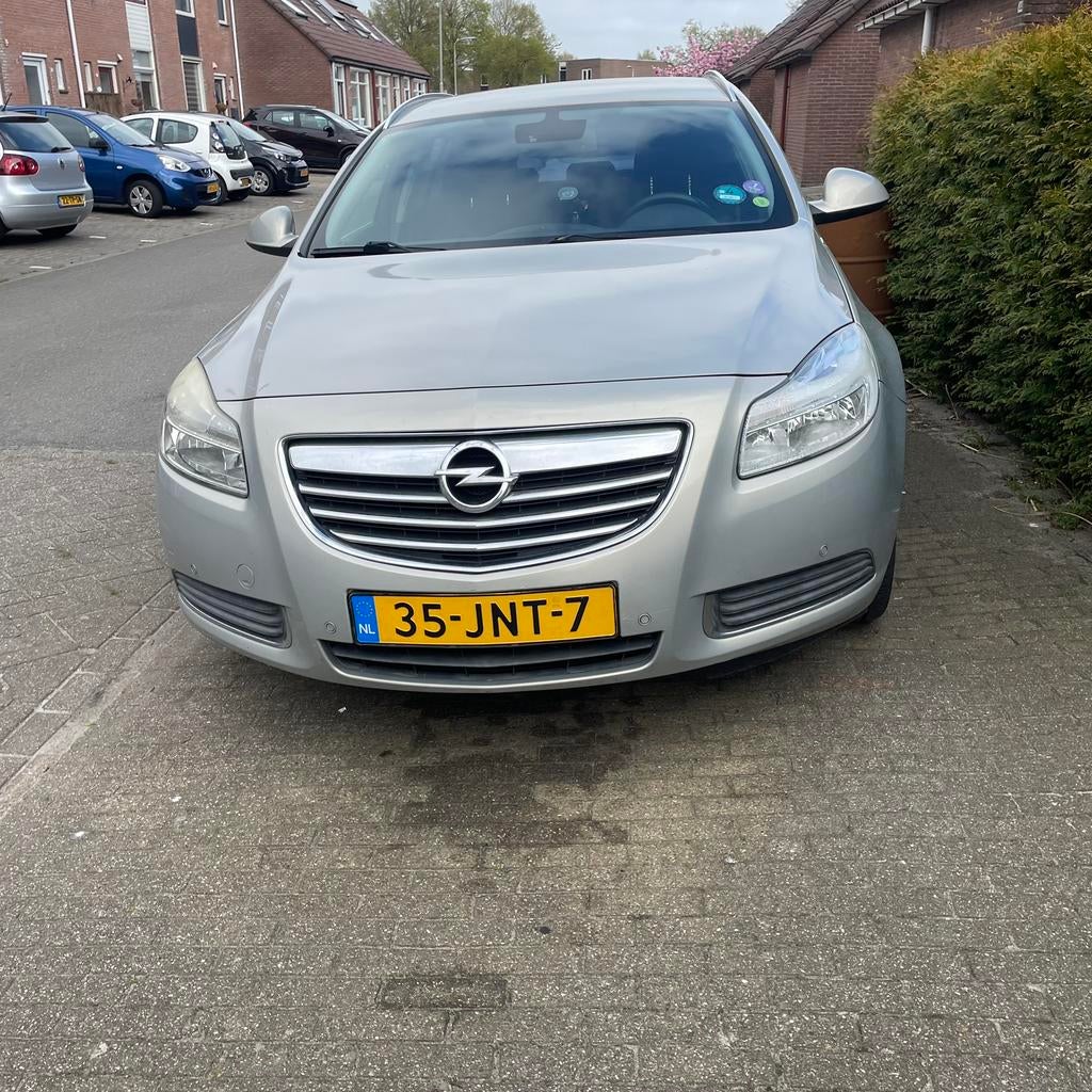 Opel Insignia 1.8 103KW Sports Tourer 2009 Beige, Auto's, 1350 kg, 4 cilinders, 1796 cc, Beige