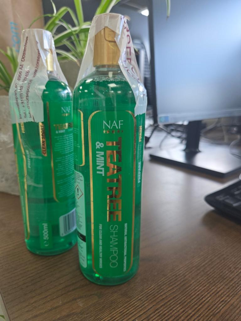 2x NAF Teatree & Mint Shampoo - 500ml voor uw paard, Dieren en Toebehoren, Paarden en Pony's | Verzorgingsproducten, Ophalen of Verzenden