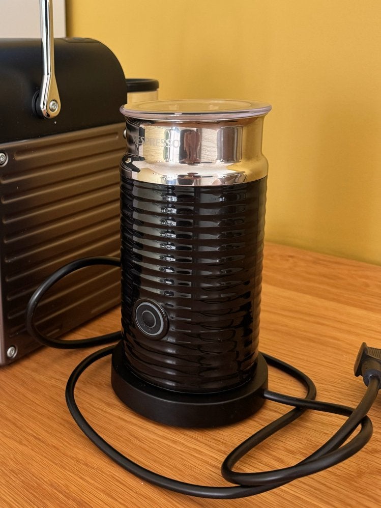 Nespresso Melkopschuimer, Witgoed en Apparatuur, Melkopschuimers, Ophalen of Verzenden, Zo goed als nieuw, Elektrische melkopschuimer