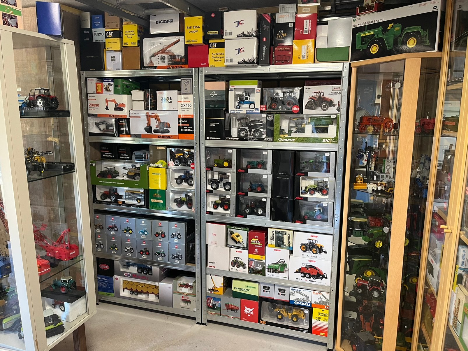 Gevraagd verzameling miniaturen landbouw/grondverzetmachines, Ophalen, Zo goed als nieuw, Hijskraan, Tractor of Landbouw, Overige merken