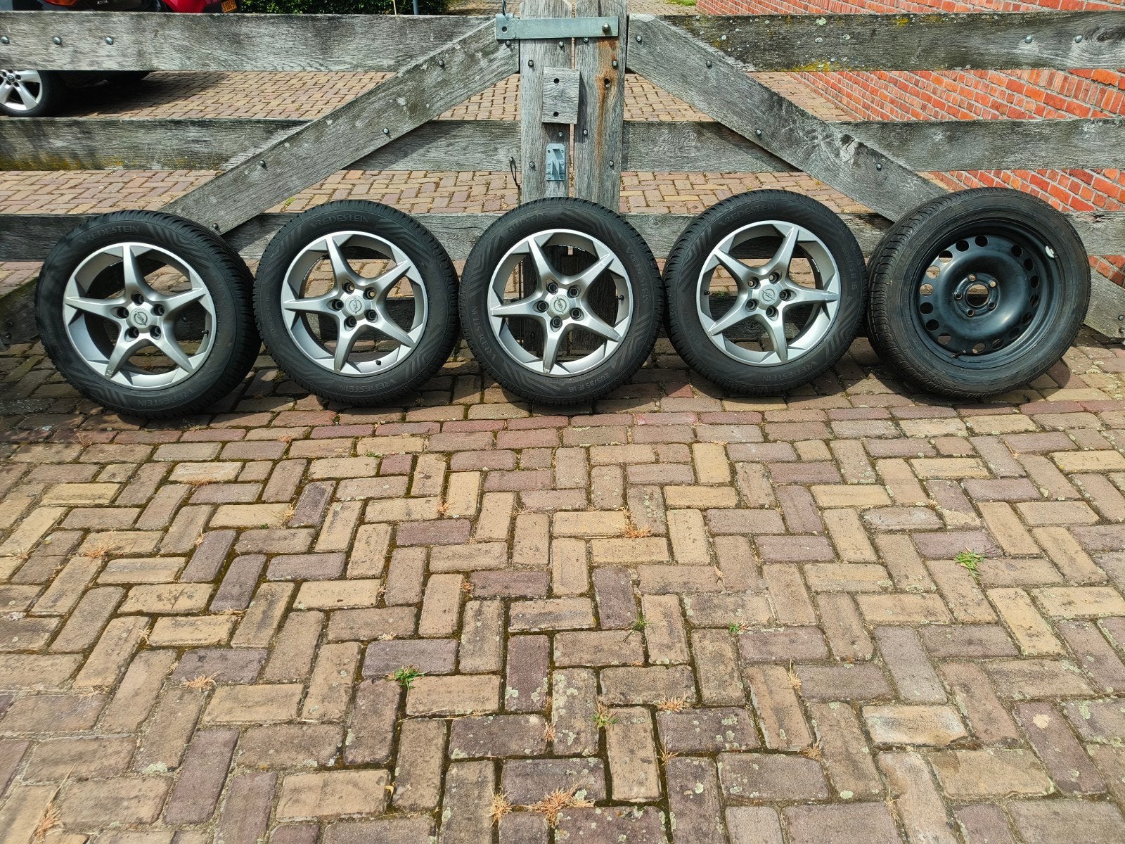 Vredestein All Season banden met velgen 205/55 R16, Ophalen, Gebruikt, 16 inch, Banden en Velgen