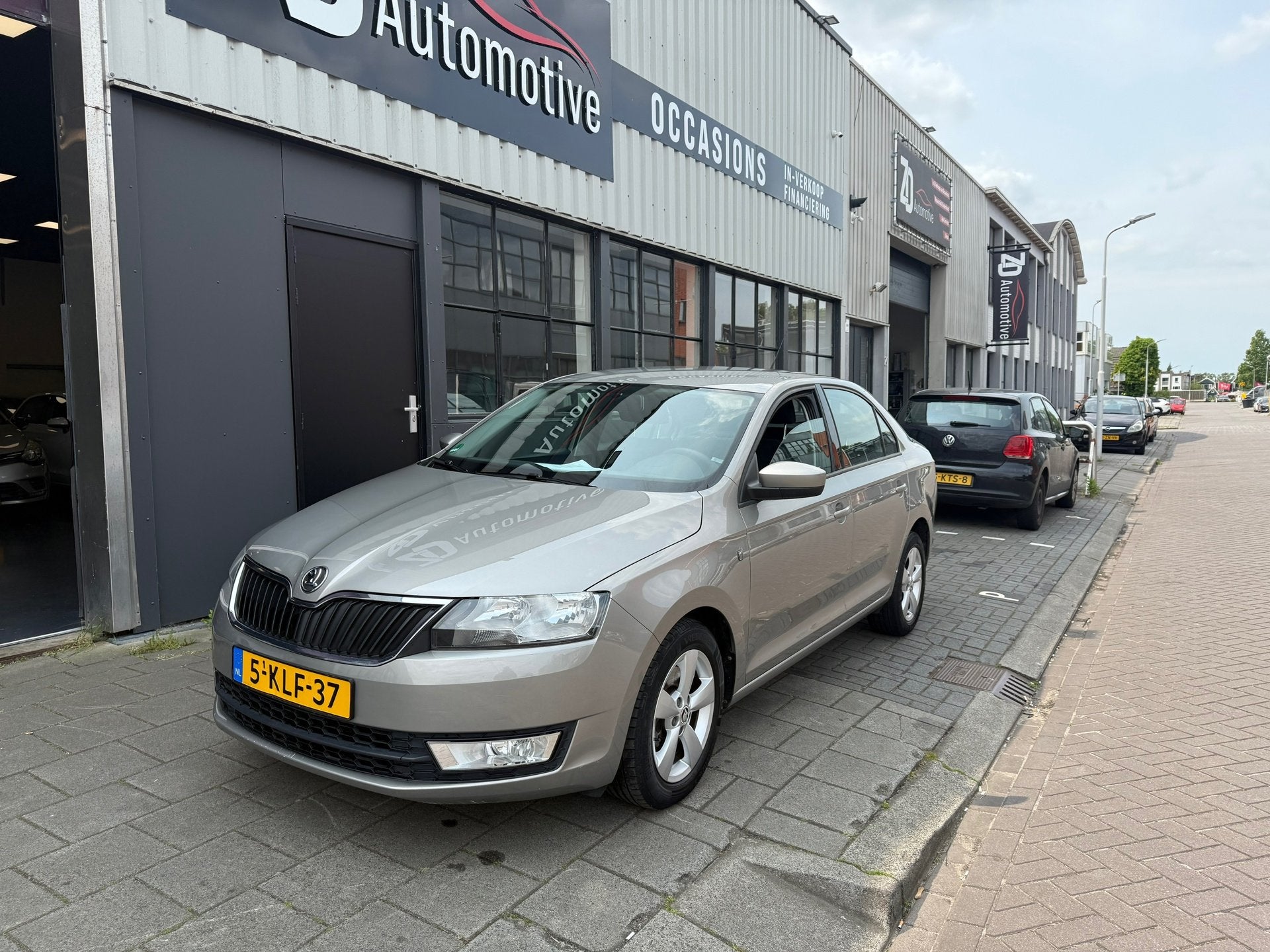 Skoda Rapid 1.4 TSI Greentech Automaat NL auto NAP, Auto's, Euro 5, Gebruikt, 4 cilinders, 610 kg