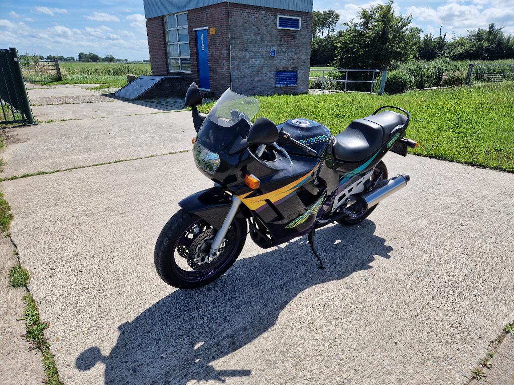 Suzuki GSX 600F 29500 km 1997, Motoren, Motoren | Suzuki, 4 cilinders, Motorrijbewijs A, Gebruikt, Meer dan 35 kW