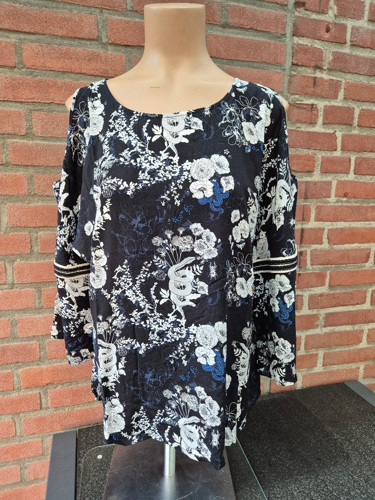 Eksept – zwart bloemen blouse-top maat m met blote schouders, Ophalen of Verzenden, Nieuw, Maat 38/40 (M), Zwart